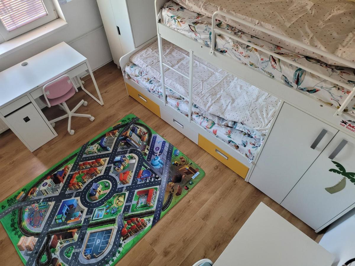 Family Friendly With Kids Room, Quiet And Peaceful Бухарест Екстер'єр фото